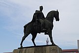 Памятник Махачу Дахадаеву в Махачкале