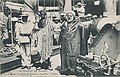 قائد الدار البيضاء الباشا أبو بكر بن أبي زيد السلاوي (يمين) محتجز على متن السفينة الحربية الفرنسية التي قصفت الدار البيضاء 5-7أغسطس 1907