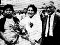 영어: Choi Yong-duk (right), newly-appointed ambassador of Korea to the ROC, arrived at Taiwan yesterday (19 July) to assume post, along with his wife (center) and daughter (left). → 한국어: 어제 (7월 19일) 대만에 착임한 최용덕 신임 대한민국대사(오른쪽), 부인(중앙)과 딸(왼쪽). (is it correct?)