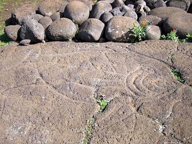 File:Ahu-Tongariki-4-Petroglyph.JPG