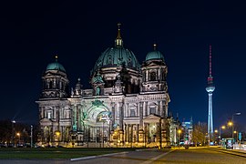 Берлінський собор уночі