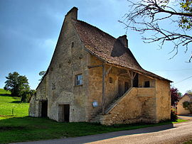 A vineyard house in Chevigney