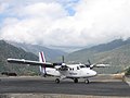 De Havilland Canada DHC-6-300 Twin Otter 9N-ABT landet auf dem Flughafen Phaplu