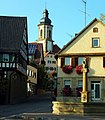 Marktplatz in Erlenbach mit kath. Kirche