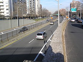 Northbound Henry Hudson Parkway Henry Hudson Parkway in Riverdale.jpg