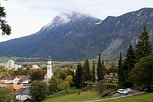 Kiefersfelden mit dem Kaisergebirge im Hintergrund (Unterinntal)