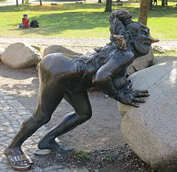 Skulptur einer Hexe auf dem Hexentanzplatz in Thale