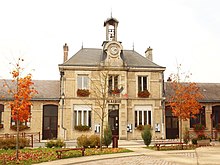 Ang Town Hall sa le châtelet-sur-atourne