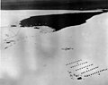 Luftaufnahme der Bucht der Wale mit Little America IV (südlicher Sommer 1946–47)