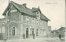 Ancienne carte postale représentant la gare de Doullens.