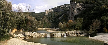 Barrage du moulin de Noé sur l'Ibie, Lagorce.