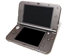 En svart New Nintendo 3DS XL-konsol.