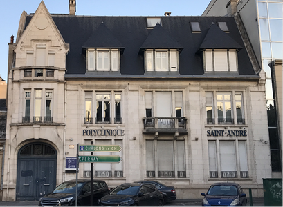 Entrée Clinique Saint-André de Reims ou Ancien immeuble de l’Automobile Club au 3, boulevard de la paix.
