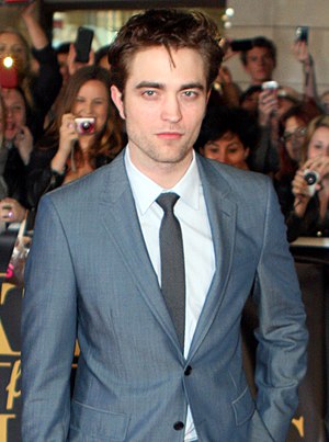 English: Robert Pattinson at the Water for Ele...