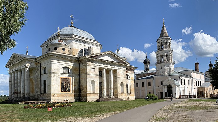 724. Борисоглебский собор и Введенская церковь, Торжок Автор — Velbes