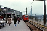 Friedensbrücke állomás 1977-ben, amikor a peronok egyik végét a metró, a másik végét pedig a Stadtbahn használta