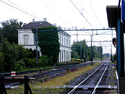 Het oude stationsgebouw van Abcoude op 12 juni 2004