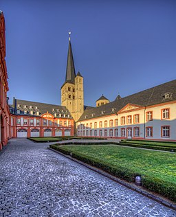 Abtei Brauweiler Innenhof 01