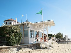 Le poste de secours de la plage du Moulleau à Arcachon.