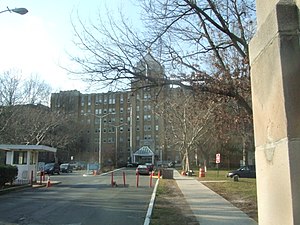 Bayley Seton Hospital, seen from Vanderbilt Avenue