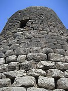 De grote toren van de nuraghe bij San Antonio van Torralba, Sardinië