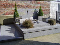 Sépulture Mossion au cimetière de Doullens.