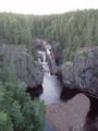 Ruine einer Floßrutsche im Fluss Ämån bei Orsa, Dalarna