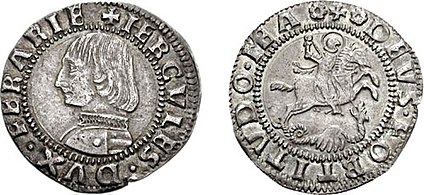 Сребърен грош с Ерколе I с мотото DEVS • FORTITVDO • MEA. На задната страна – Св. Георги на кон със средновековни доспехи, който убива змея.
