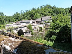 The Pont de Cirou, bridge and hamlet