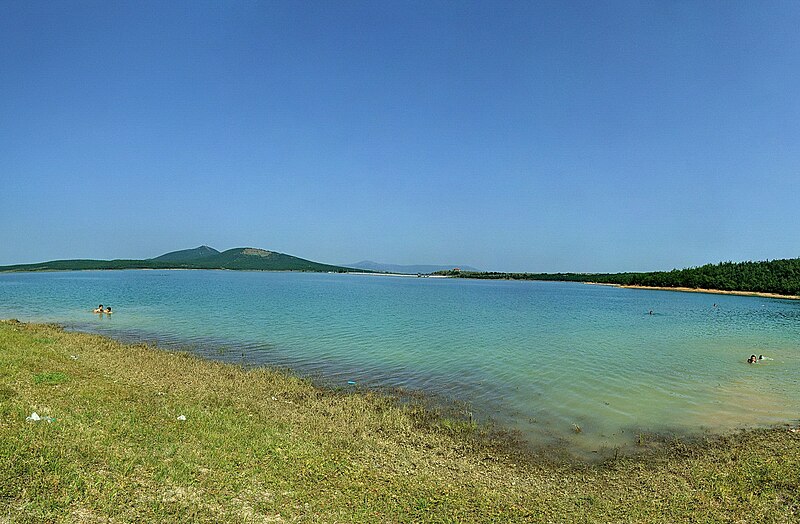 800px-Liqeni_i_Radoniqit_-_panoramic.jpg