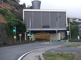 De zuidelijke ingang van de Lytteltontunnel in de SH74