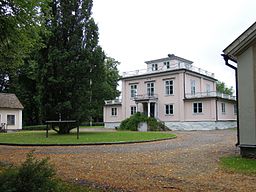 Nordanby herrgård ligger vid Bergslagsvägen.