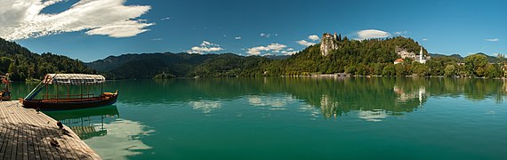 布萊德湖夏景