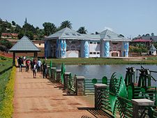 Ponte perto do lago municipal de Dschang