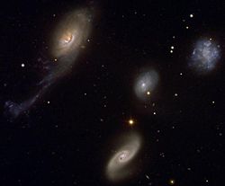Квартэт Роберта. NGC 87 — справа.