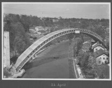 26. April: Blick von der Roten Brücke