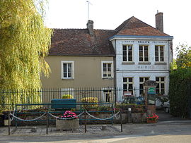 The town hall in Saint-Cyr-la-Rosière