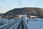 Blick von Norden auf den Schellenberg mit Tunnelportal