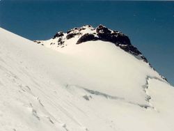 http://upload.wikimedia.org/wikipedia/commons/thumb/b/b3/Schnapf_bergschrund.jpg/250px-Schnapf_bergschrund.jpg