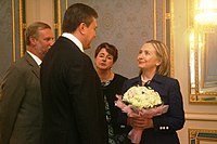 Державний секретар США Гілларі Клінтон вітає Віктора Януковича в Києві, 2 липня 2010