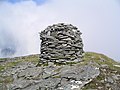 Der massive Gipfelcairn des Sgùrr Mòr