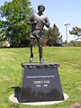 Leo Mol: statuo de Terry Fox en Beacon Hill Park, Viktorio, Brita Kolumbio