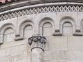 Římsový obloučkový vlys apsidy kostela Velehradského kláštera (před 1228)