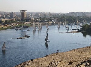وسط المدينة كما تبدو من النيل
