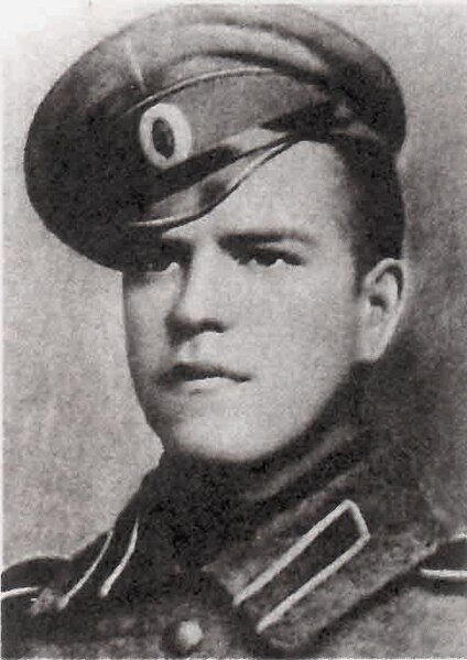 File:Zhukov1916.jpg