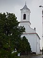 A református templom a főtérről nézve