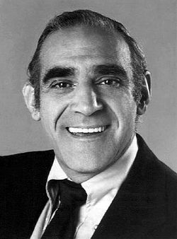 Abe Vigoda 1975.