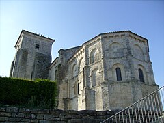 Chevet de l'église romane.