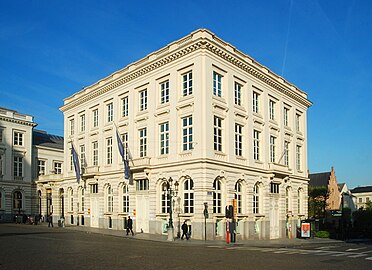 Hôtel du Lotto or Hôtel Altenloh (no. 1–2)