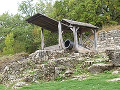 Bombarde du 15e siècle dans son abri